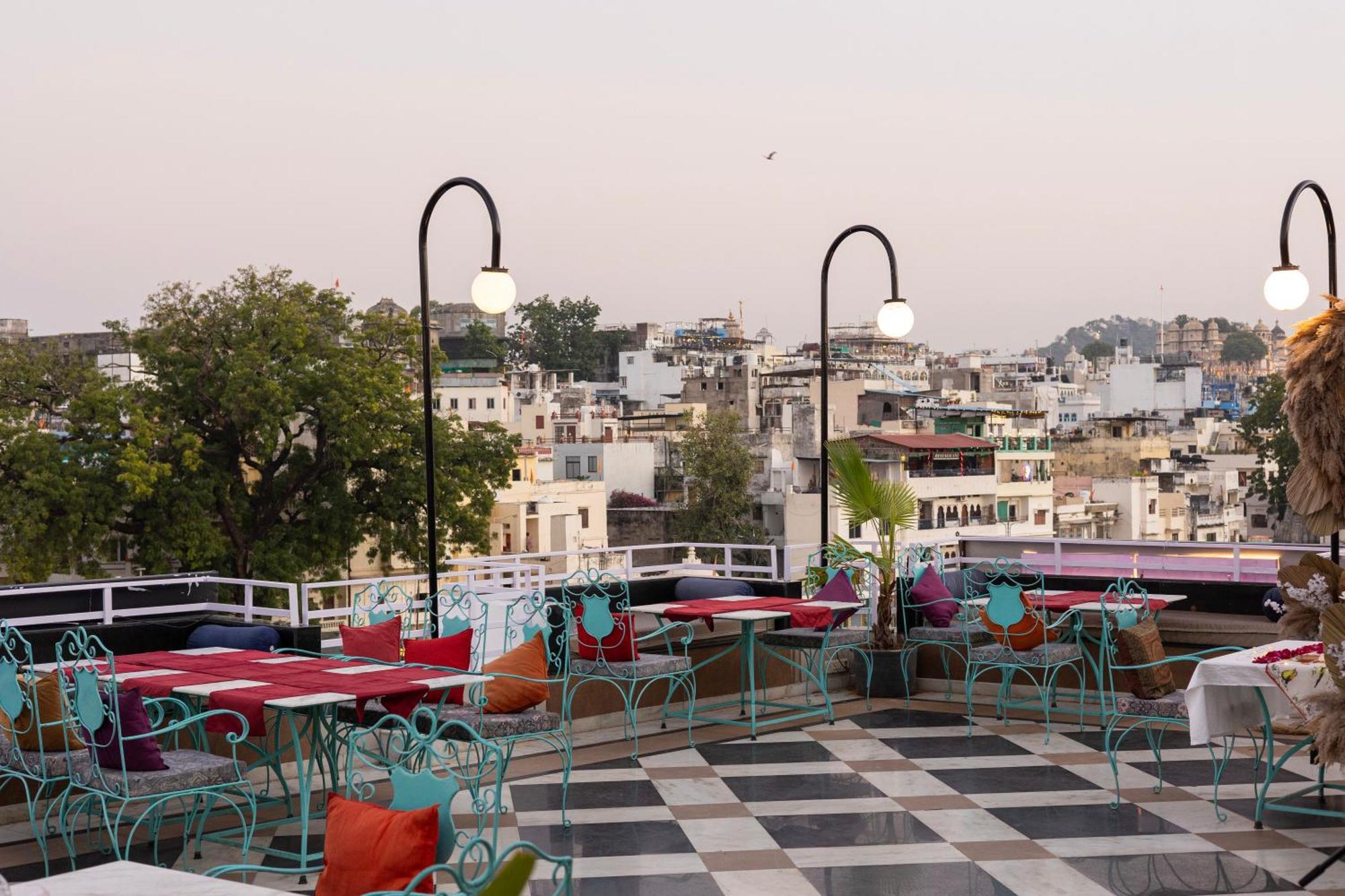 Hide-in - A View Boutique 3*